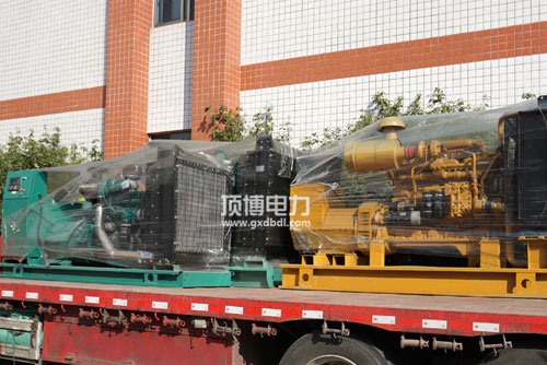 柴油發(fā)電機組蓄電池上白色粉末是什么？怎么產(chǎn)生的？